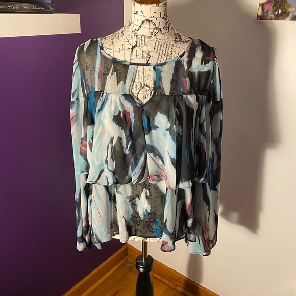 Jennifer Lopez Tops - Jennifer Lopez blouse